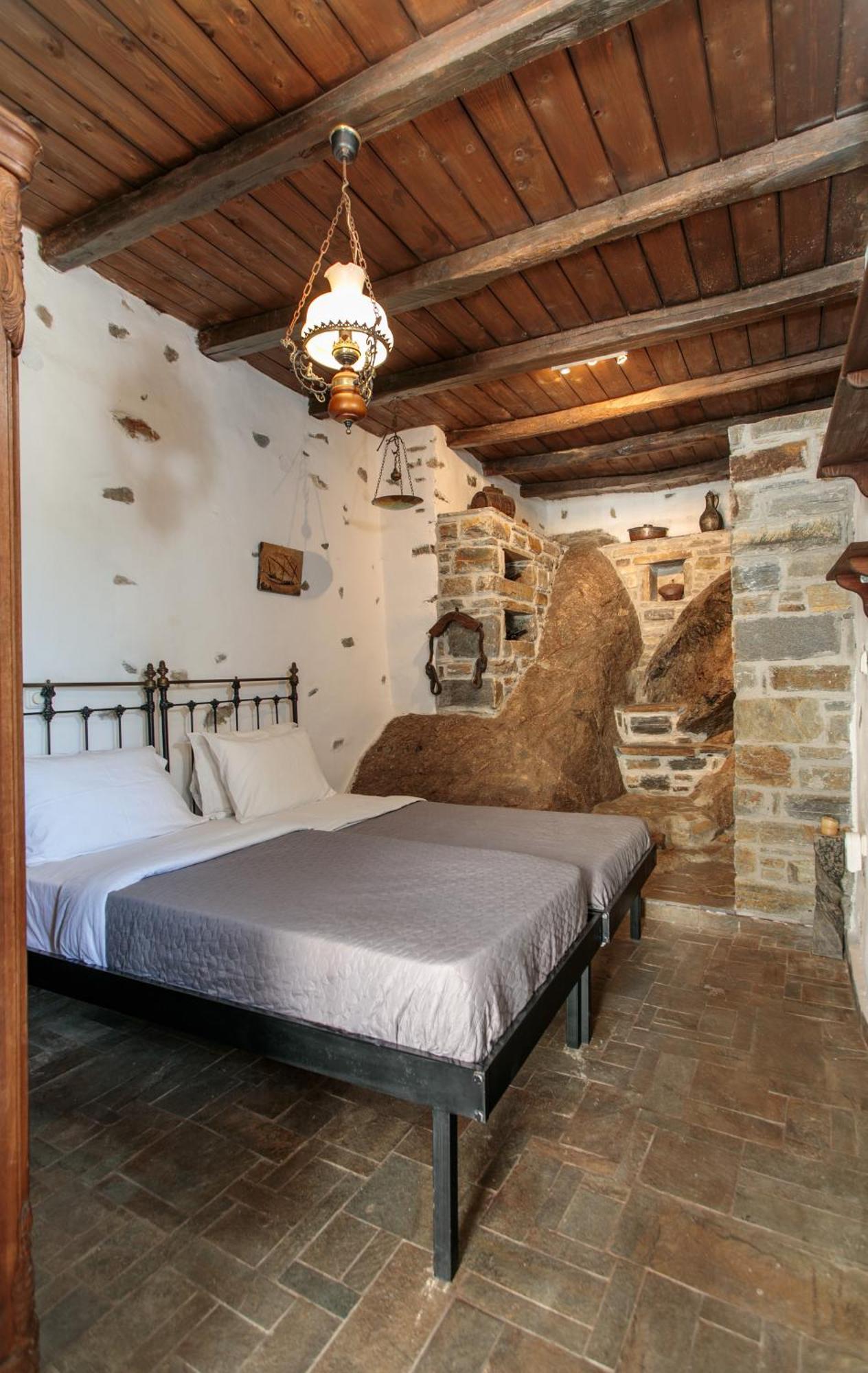 Вилла Themed House "Castle Halaros" View 17Th Century Glinado Naxos Экстерьер фото