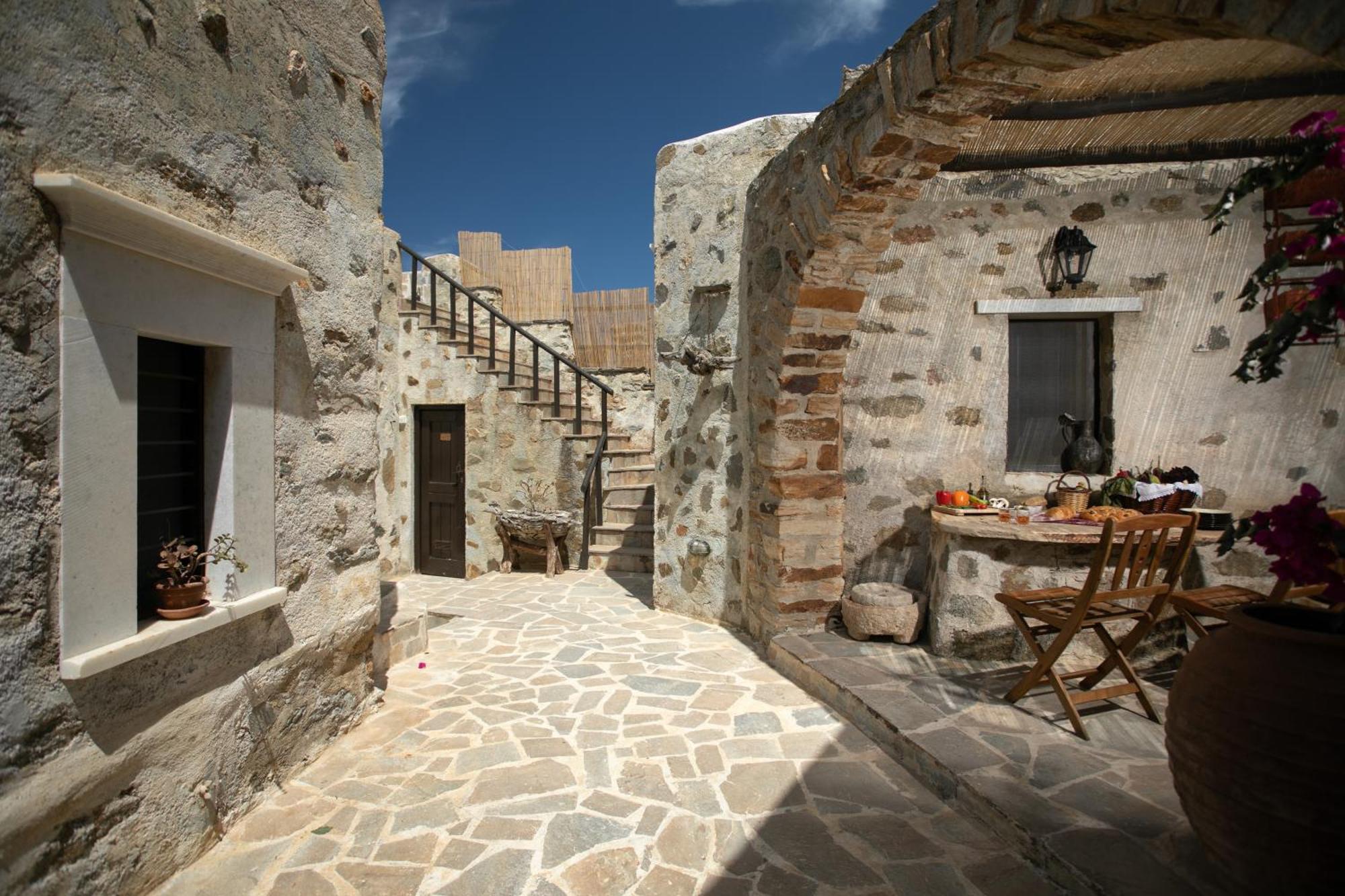 Вилла Themed House "Castle Halaros" View 17Th Century Glinado Naxos Экстерьер фото
